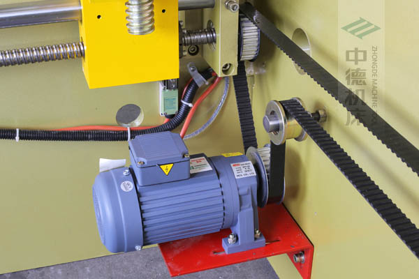 ZDP-4022強扭矩電機，后退料迅速，鋼絲同步帶精確更靜音.jpg