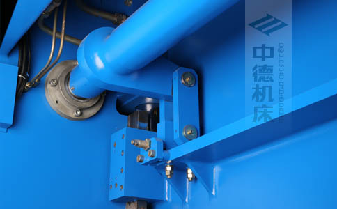 ZDPK-6325配有中德公司最新型扭軸同步裝置，強(qiáng)度高，能調(diào)節(jié)，專(zhuān)利技術(shù).jpg